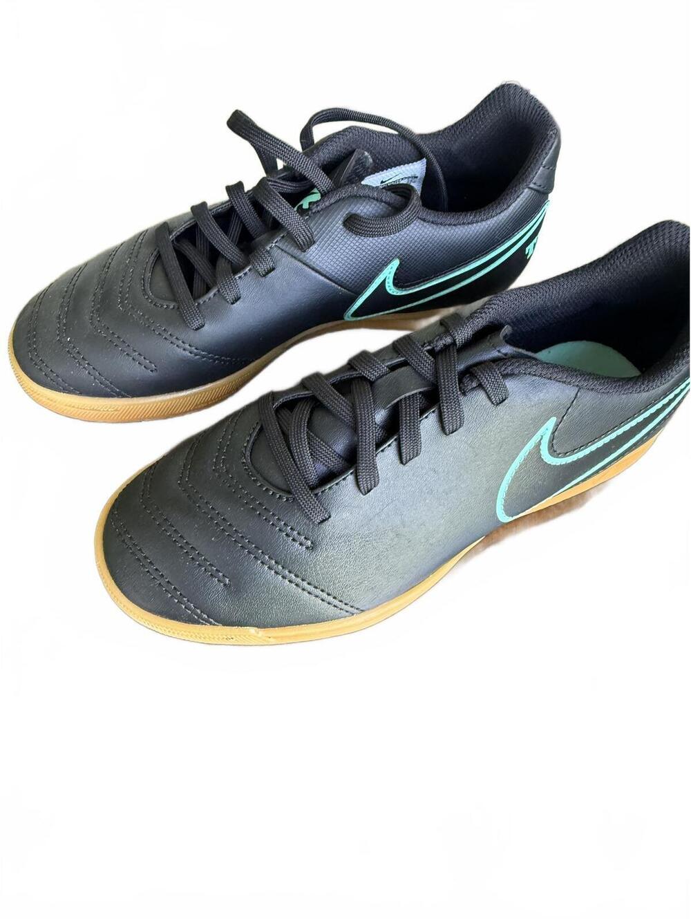 Nike JR TiempoX Rio III IC Indoor Soccer Shoes Size 4Y Black/Hyper Turquoise